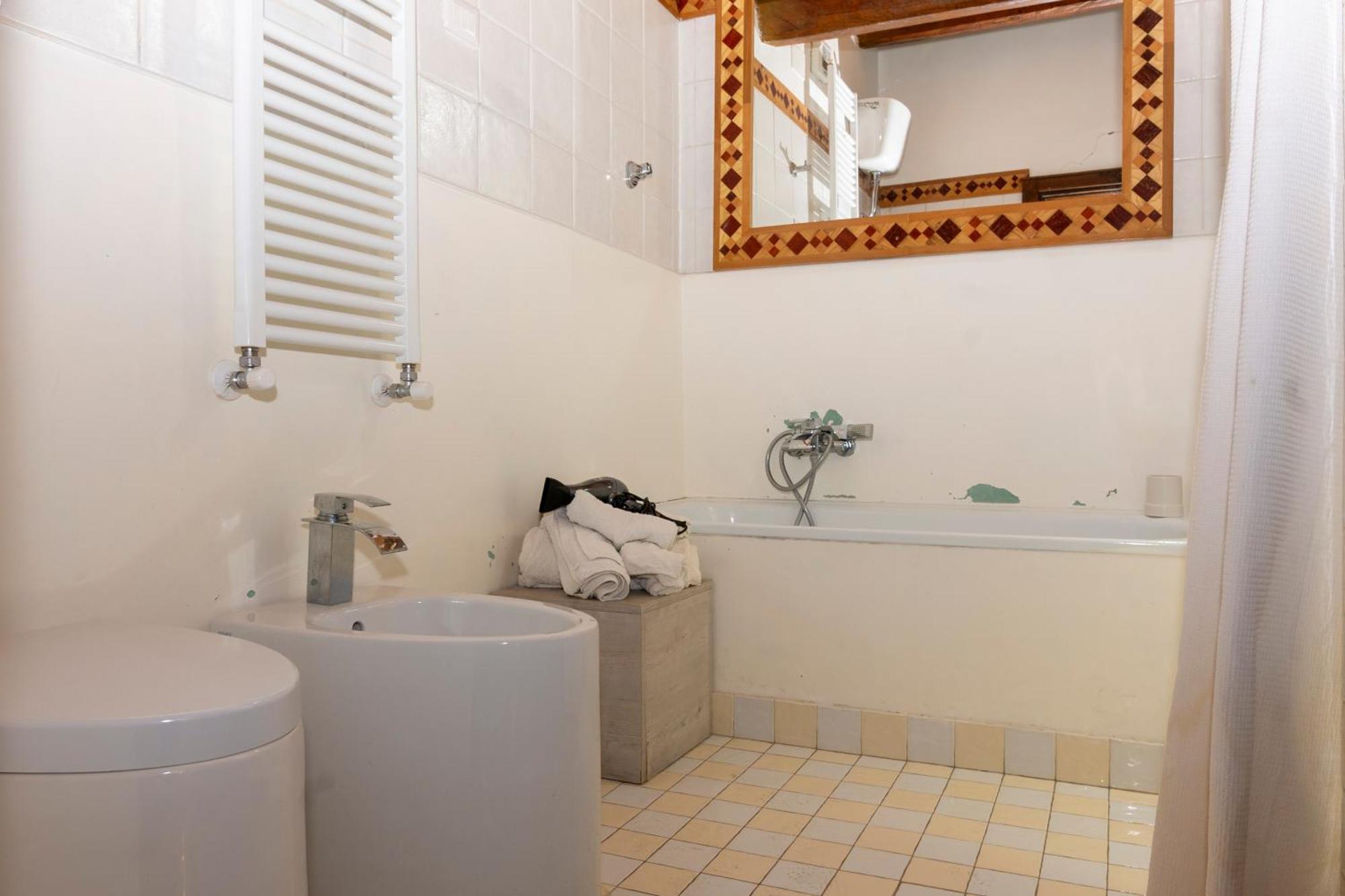 Maestosa Roccaforte Dei Principi, 3 Piani Tutti Per Voi! Sutri Exterior foto
