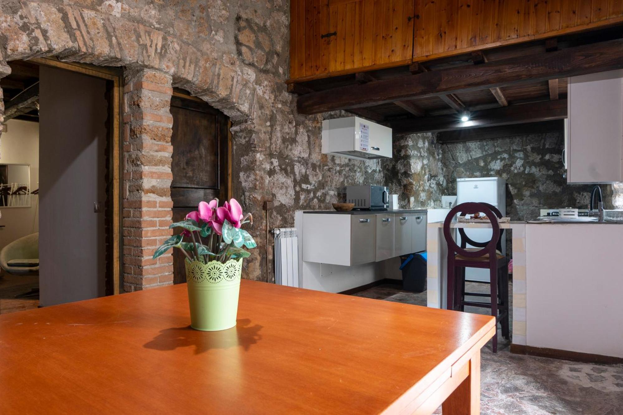 Maestosa Roccaforte Dei Principi, 3 Piani Tutti Per Voi! Sutri Exterior foto